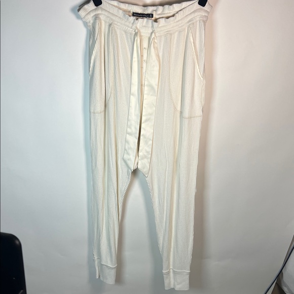 Abercrombie & Fitch Off-white pj set - Picture 2 of 8